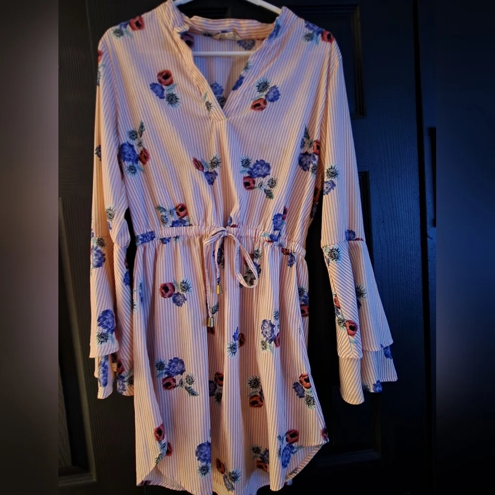 Soo cute Hint of blush baby pink flower dress.. - Picture 7 of 8